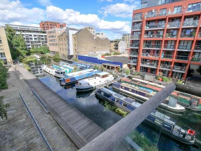 Flat for sale in Dalston, De Beauvoir Town