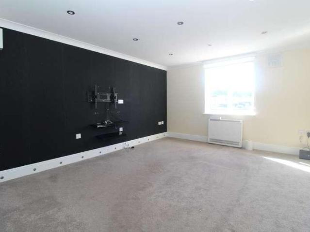 Flat for sale in Brompton, Gillingham