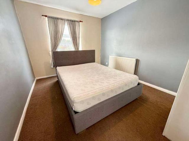 Flat for sale in Stipers Hill, Dunstable