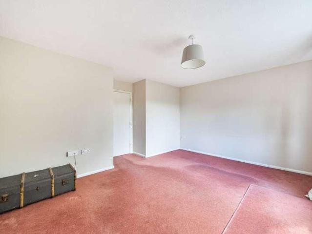 Flat for sale in Roundshaw, Greater London