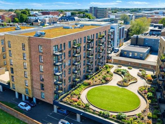 Flat for sale in Highfield, Pouchen End