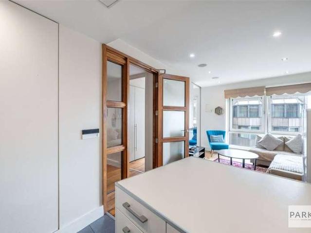 Flat for sale in Paddington, Greater London