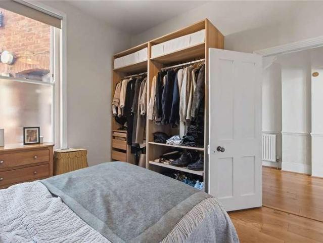 Flat for sale in London Borough of Haringey, Greater London