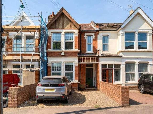 Flat for sale in Leytonstone, Greater London