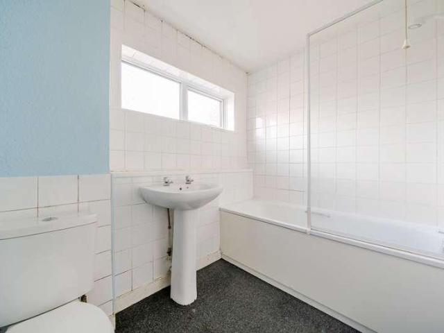 Flat for sale in Horsell, Woking