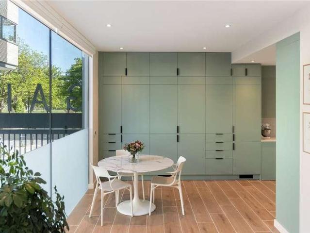 Flat for sale in De Beauvoir Town, Greater London