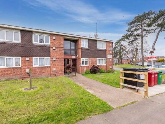 Flat for sale in Slough