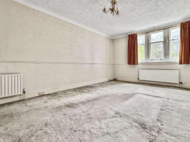 Flat for sale in West Cliff, Bournemouth