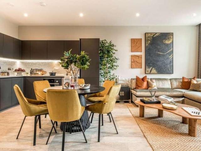 Flat for sale in Slough