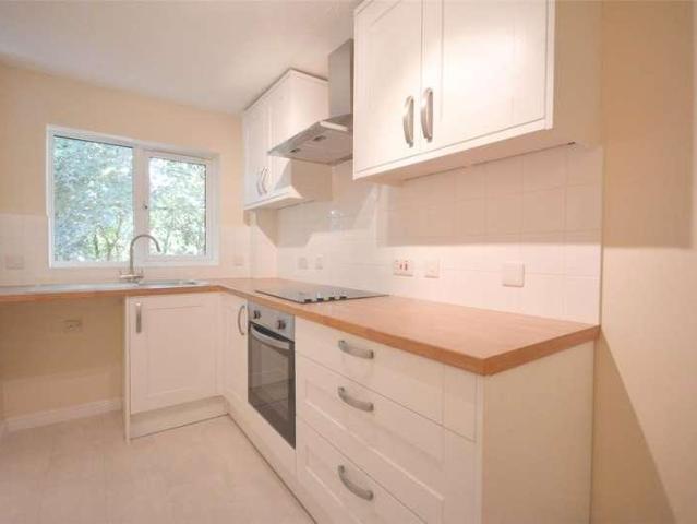 Flat for sale in Easthampstead, Bracknell