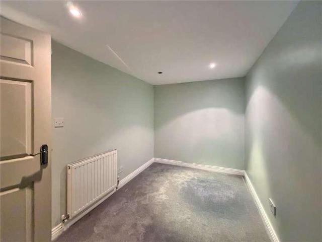 Flat for sale in Dacre Banks