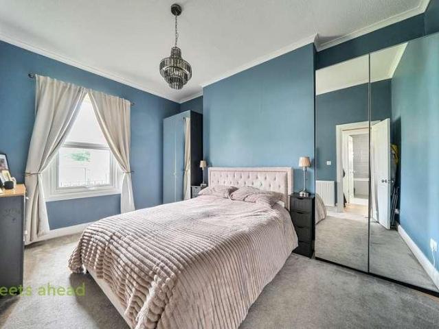 Flat for sale in London Borough of Croydon, Greater London