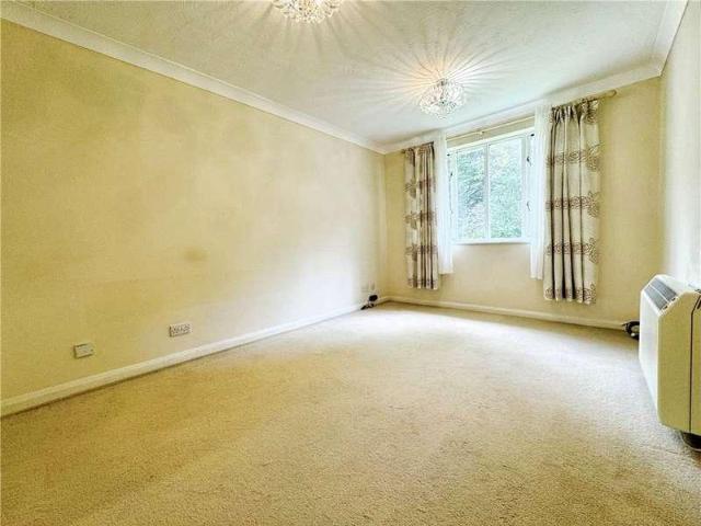 Flat for sale in Windsor, Clewer Green