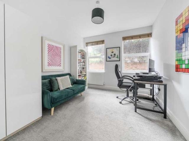 Flat for sale in Clewer Green, Windsor