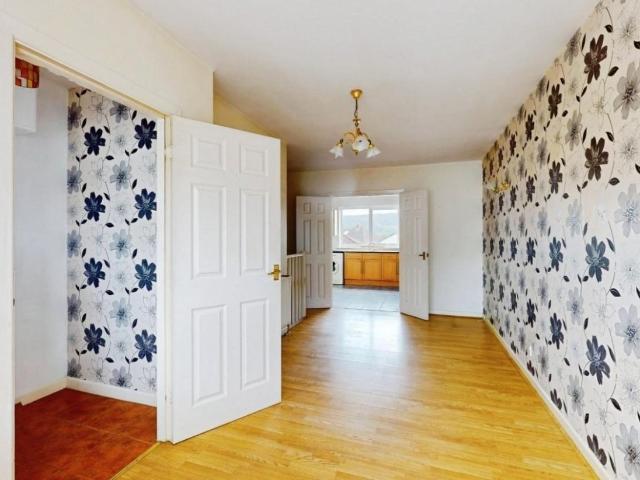 Flat for sale in Newall, Otley