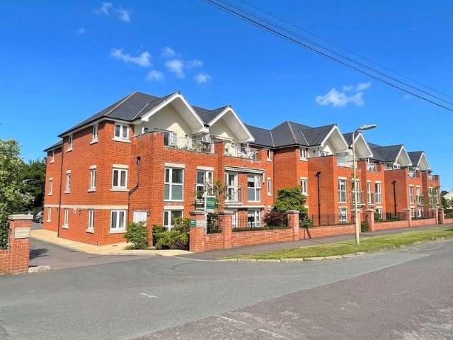 Flat for sale in Hythe and Dibden, Ashurst Bridge