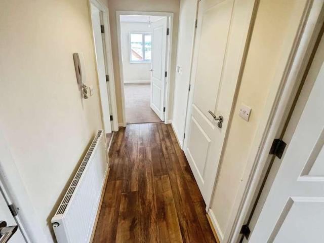 Flat for sale in Fernhill Gate, Lee Bank