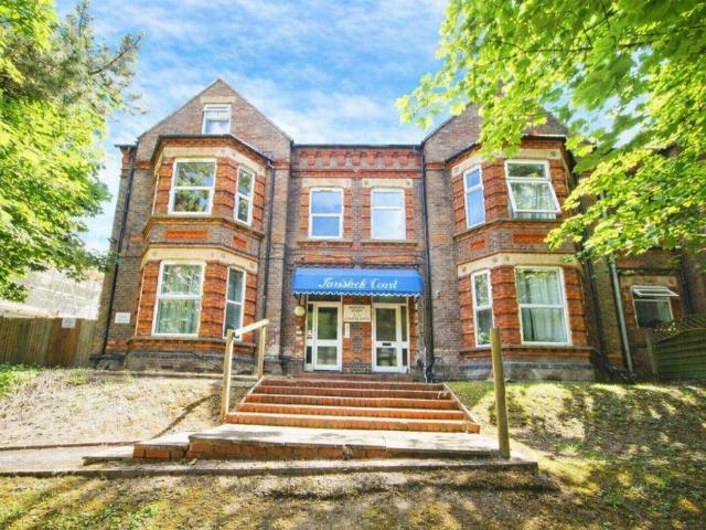 Flat for sale in Spring Park, Luton