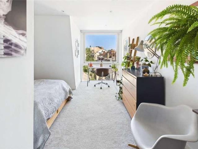 Flat for sale in London Borough of Lambeth, Greater London