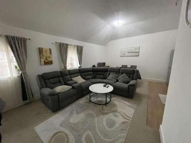 Flat for sale in Wotton Pitch, Gloucester