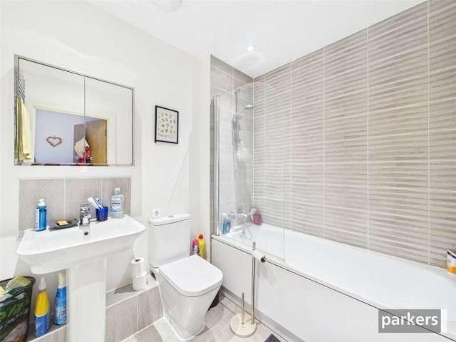 Flat for sale in Woodley