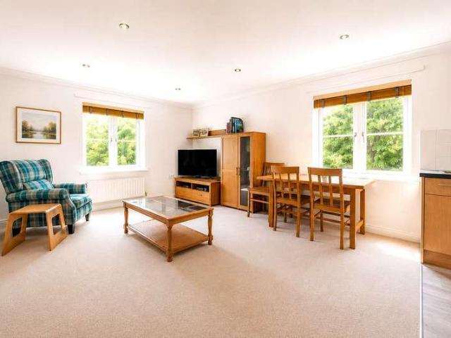 Flat for sale in Westborough, Surrey
