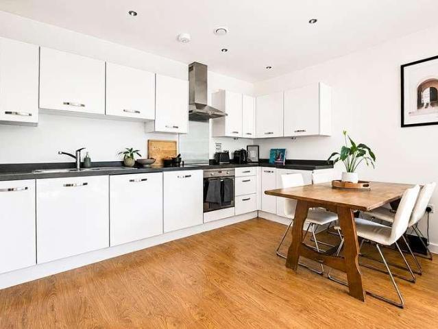 Flat for sale in Camberwell, Greater London