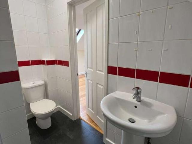 Flat for sale in Yeovil, Somerset