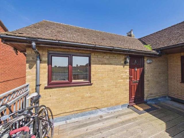 Flat for sale in Arrington, Cambridgeshire