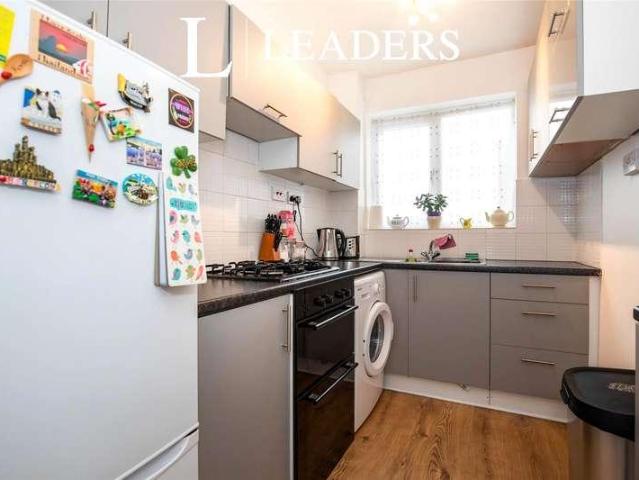 Flat for sale in Emscote, Green Close