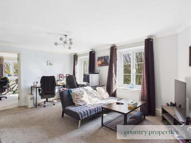 Flat for sale in Fretherne, Hertfordshire