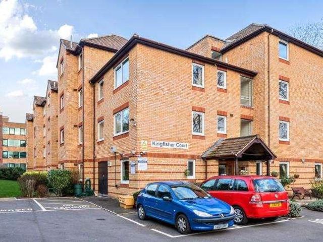 Flat for sale in Surbiton, Greater London