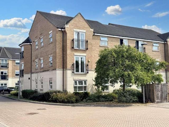 Flat for sale in Leighton-Linslade, Leighton Buzzard