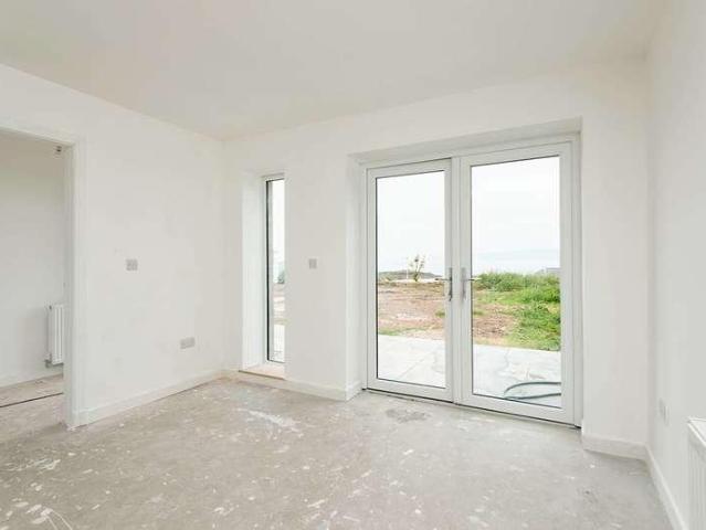 Flat for sale in Mallaig, Scotland