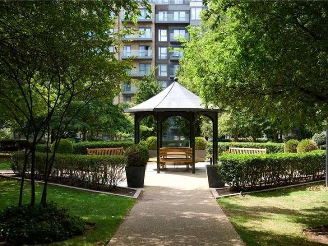 Flat for sale in Colindale, Greater London