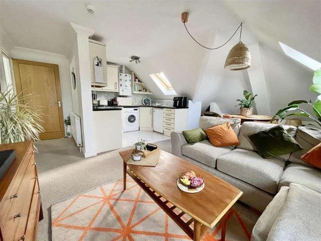 Flat for sale in Poole