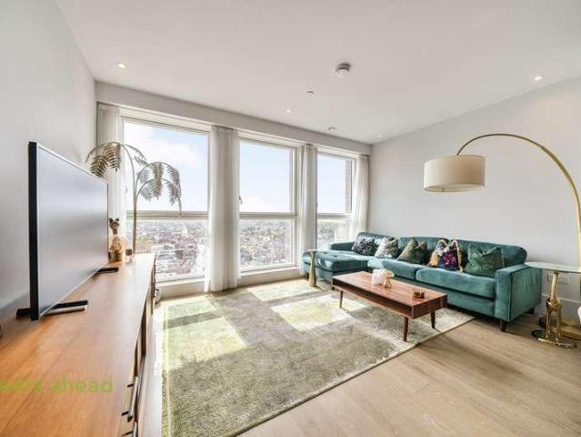 Flat for sale in London Borough of Croydon, Waddon