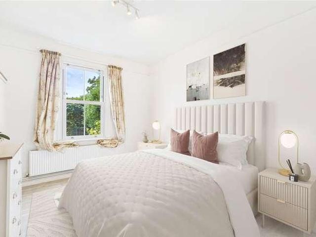 Flat for sale in Horsell, Woking