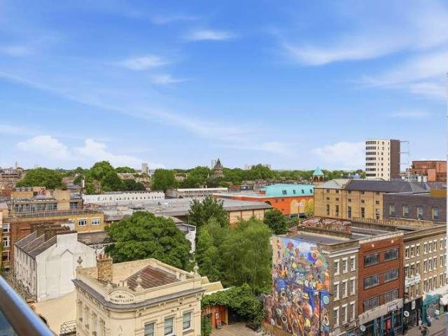 Flat for sale in Dalston, De Beauvoir Town