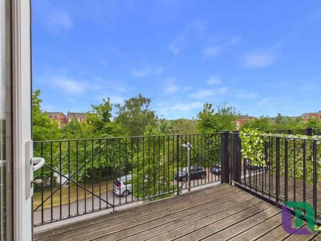 Flat for sale in Milton Keynes