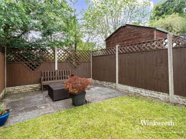 Flat for sale in Duck Island, Greater London