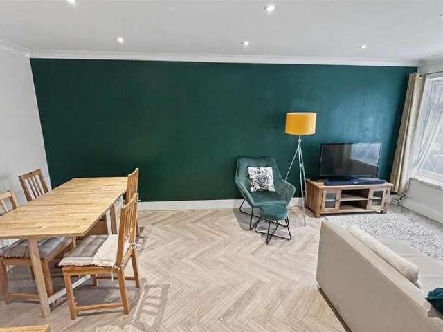 Flat for sale in Wake Green, Birmingham
