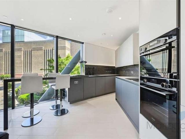 Flat for sale in Greater London