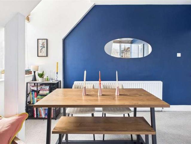 Flat for sale in Streatham, Greater London