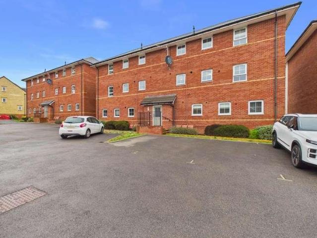 Flat for sale in Chippenham, Wiltshire