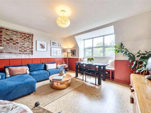 Flat for sale in London Borough of Haringey, Greater London