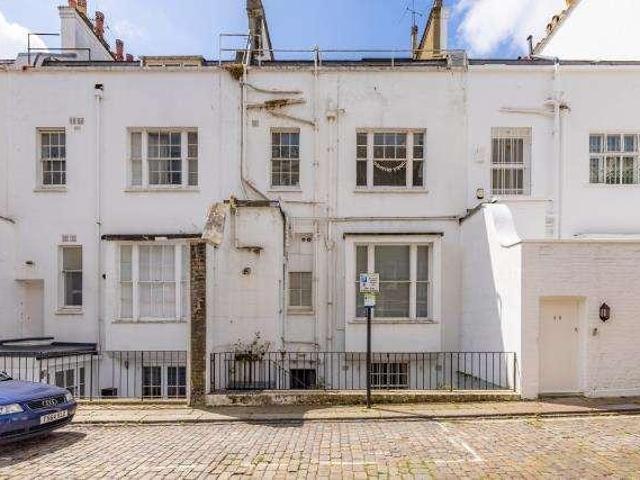 Flat for sale in Paddington, Greater London
