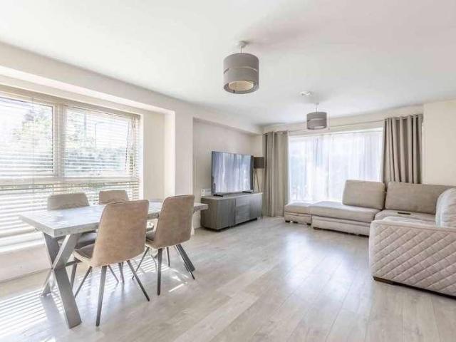 Flat for sale in Slough
