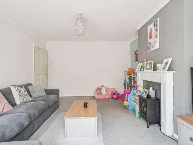 Flat for sale in Slough, Stoke Poges