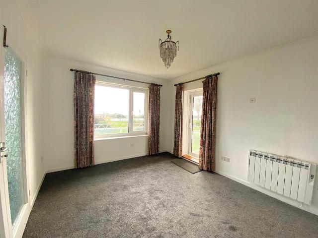Flat for sale in Central, Heathlands